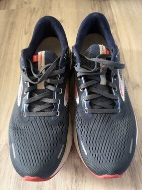 Brooks Navy and Gray Running Shoes with Red Accents
